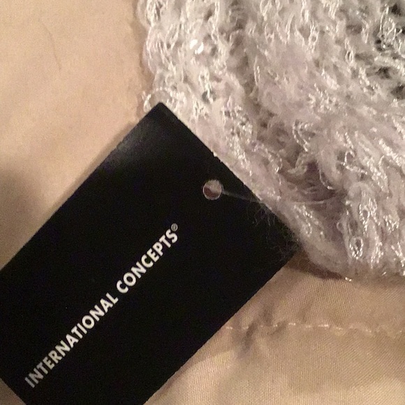 Scarf - Picture 2 of 4